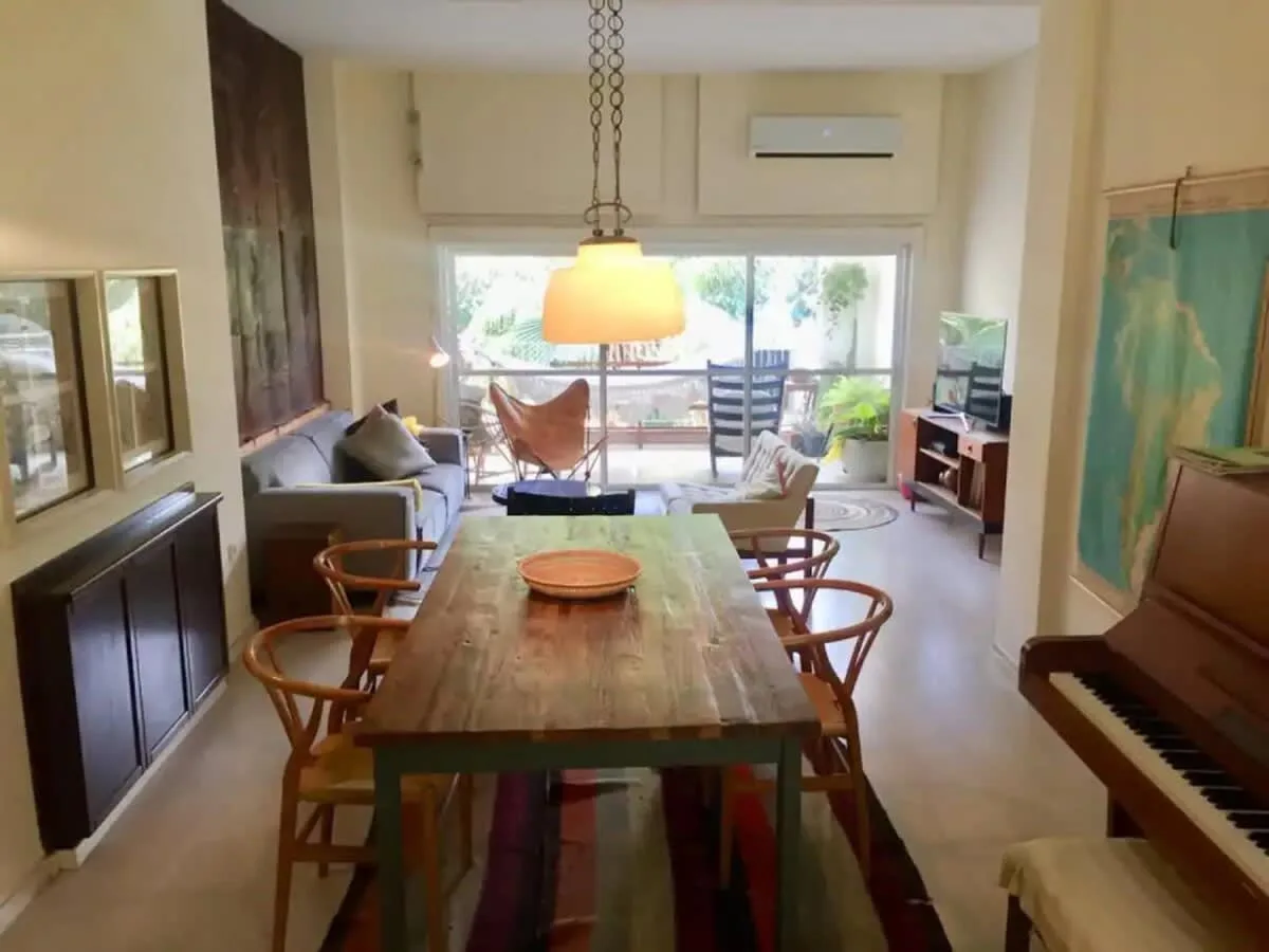 Centrally Located 4-bedroom Apartment photo 2