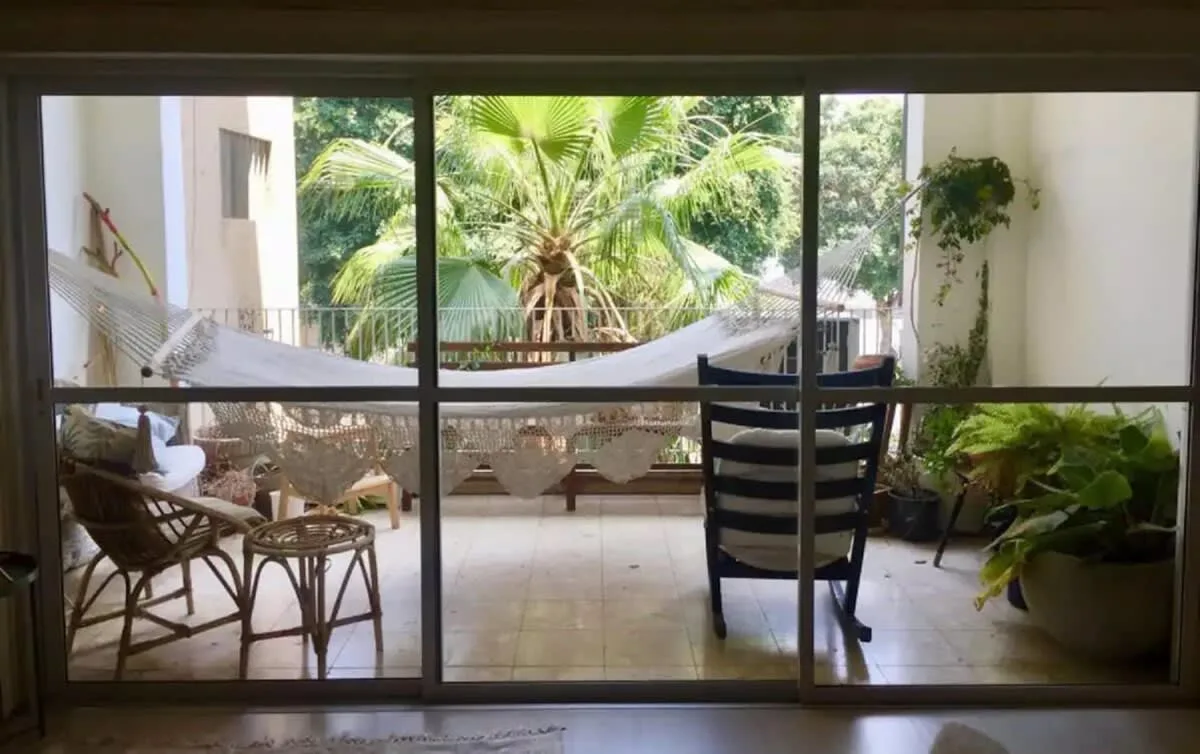 Centrally Located 4-bedroom Apartment photo 3