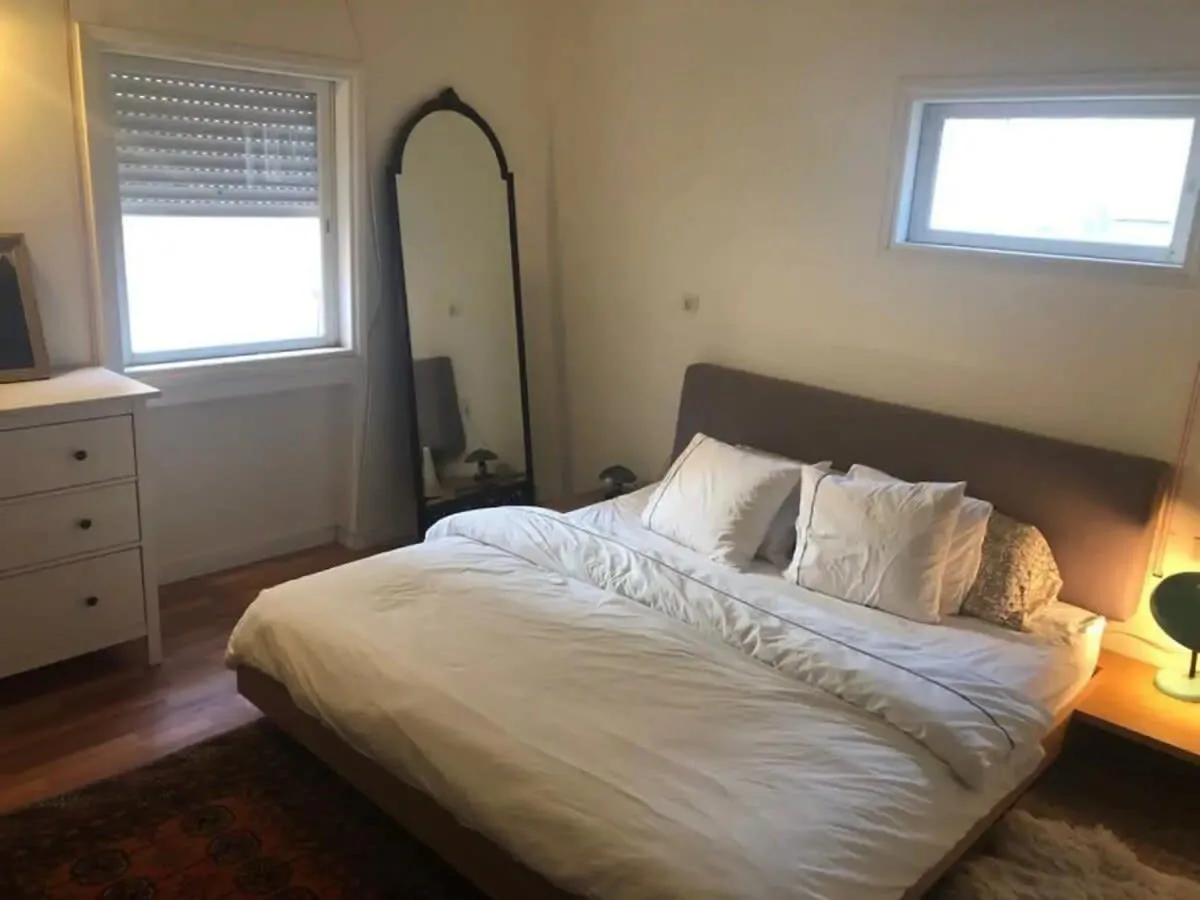 Centrally Located 4-bedroom Apartment photo 5