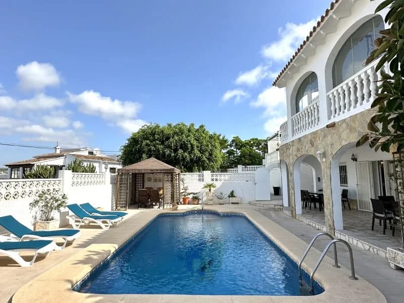 Beach View Villa with Private Pool in Costa Blanca