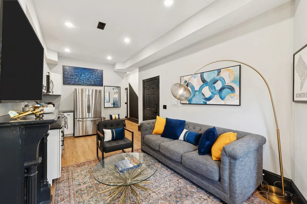 Expansive Patio Apartment in Washington DC photo 3