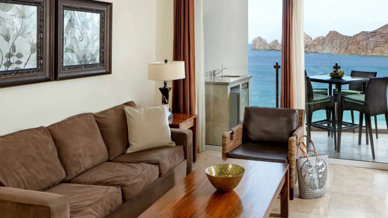 Lavish Oceanfront Suite With Hot Tub photo 2