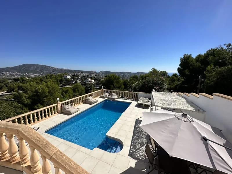 Heated Pool Villa Steps from Beach in Costa Blanca photo 2