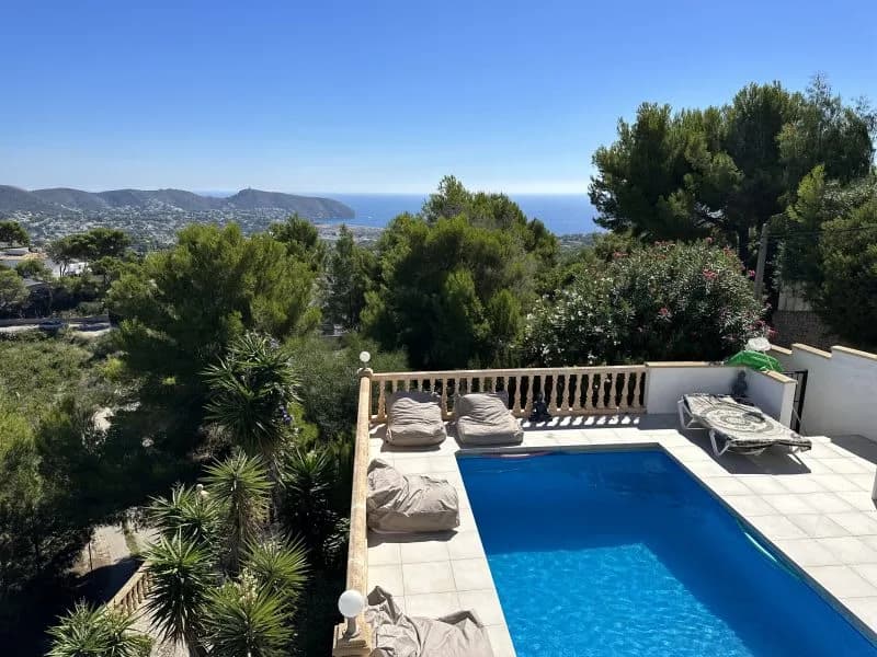 Heated Pool Villa Steps from Beach in Costa Blanca photo 4