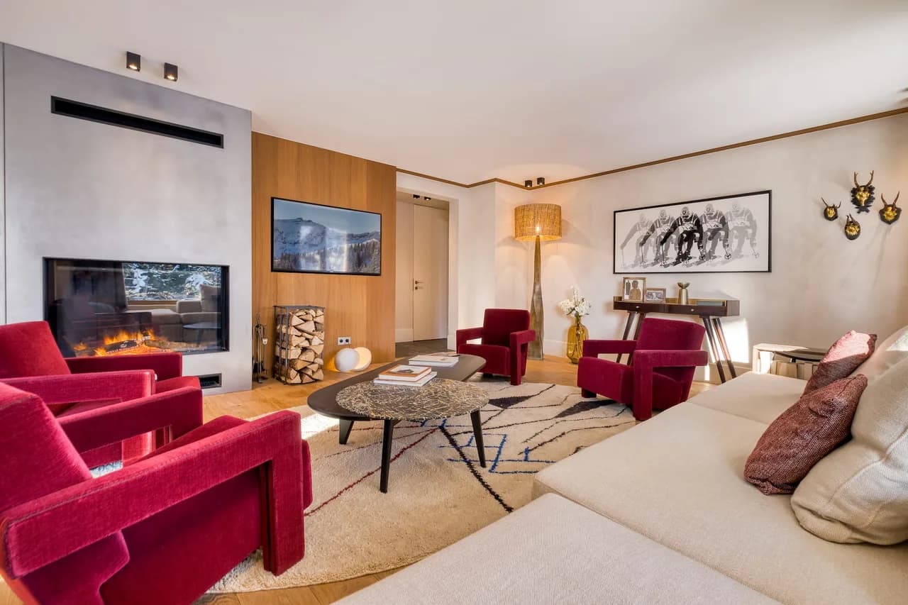 Elegant 3 Bedroom Alpine Lodge with Ski Room photo 2