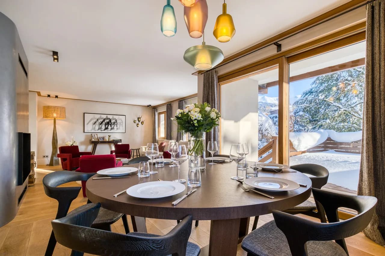 Elegant 3 Bedroom Alpine Lodge with Ski Room photo 4