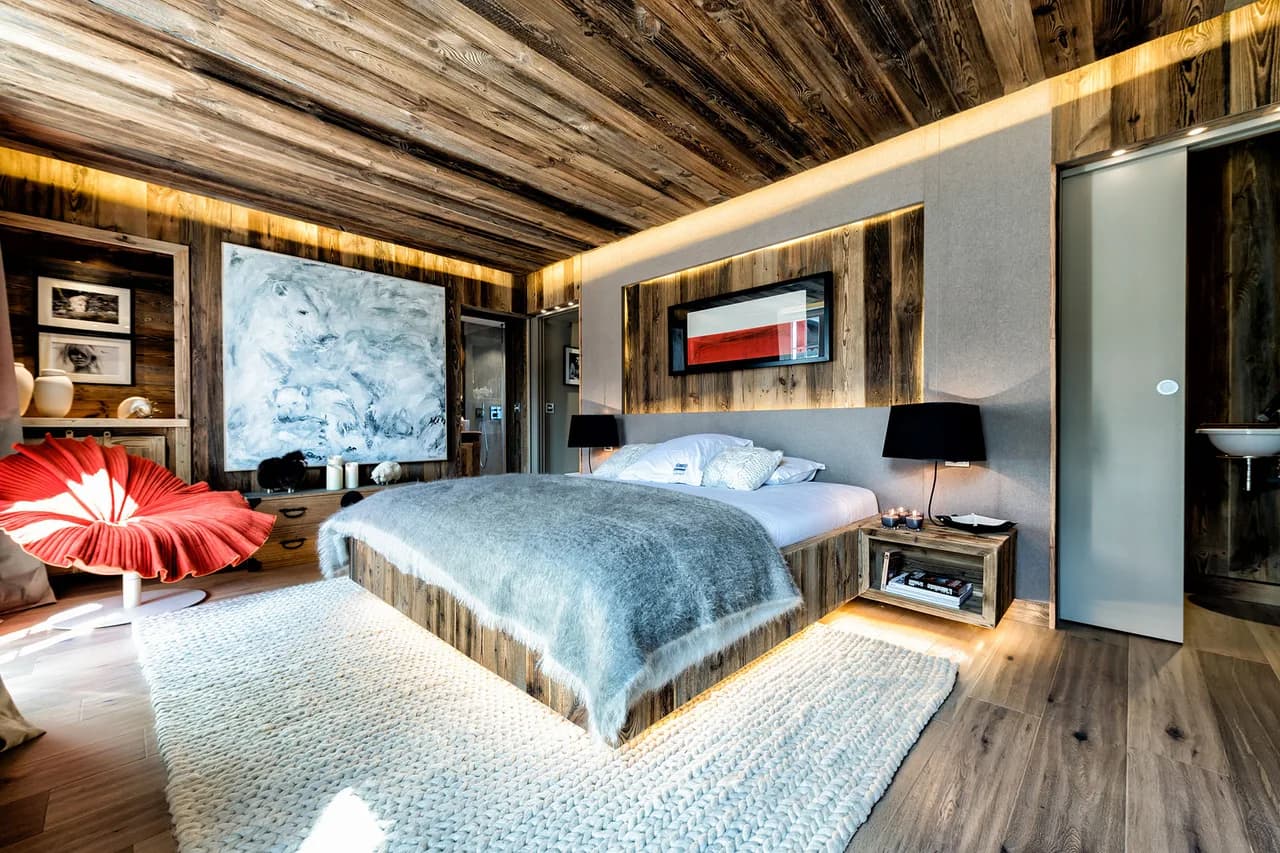 Elegant Chalet That Blends Luxury and Tradition photo 3