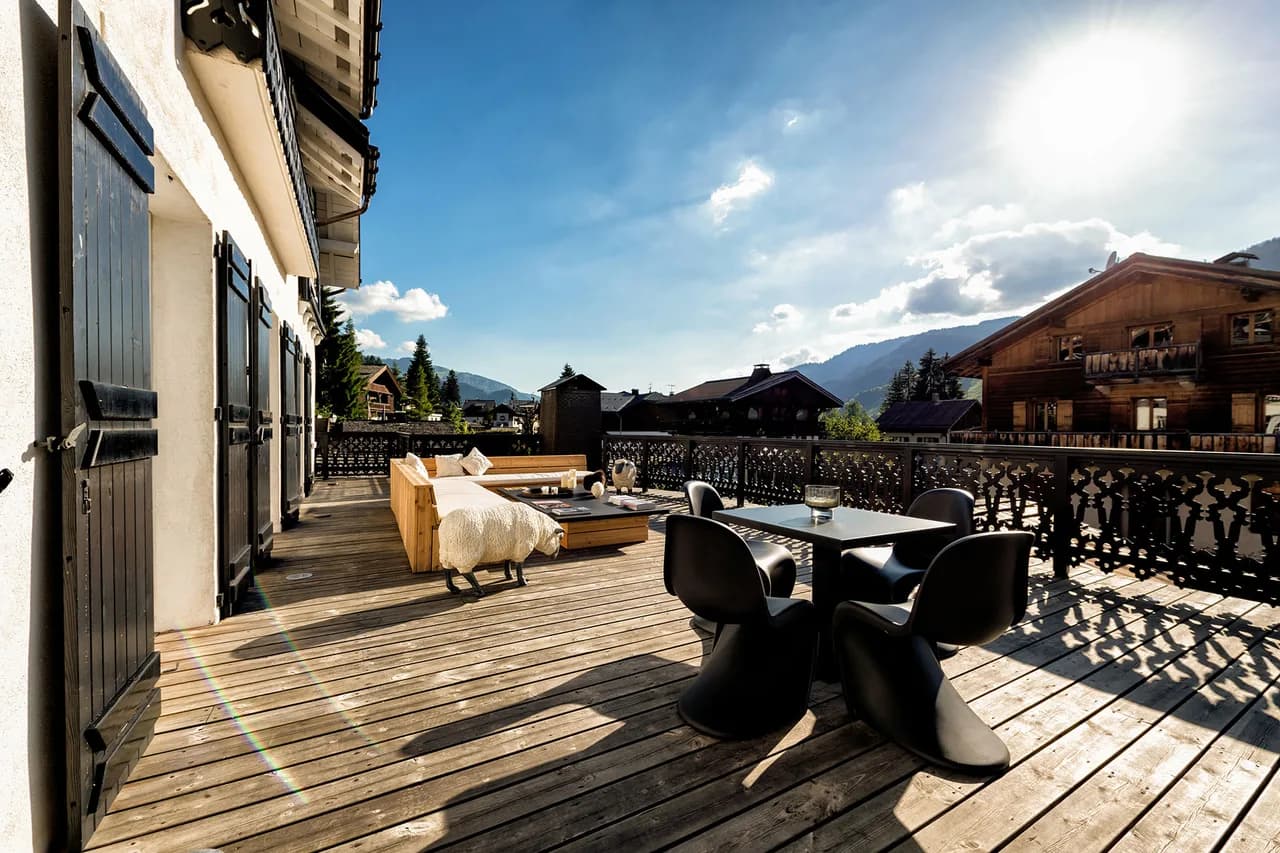 Elegant Chalet That Blends Luxury and Tradition photo 5