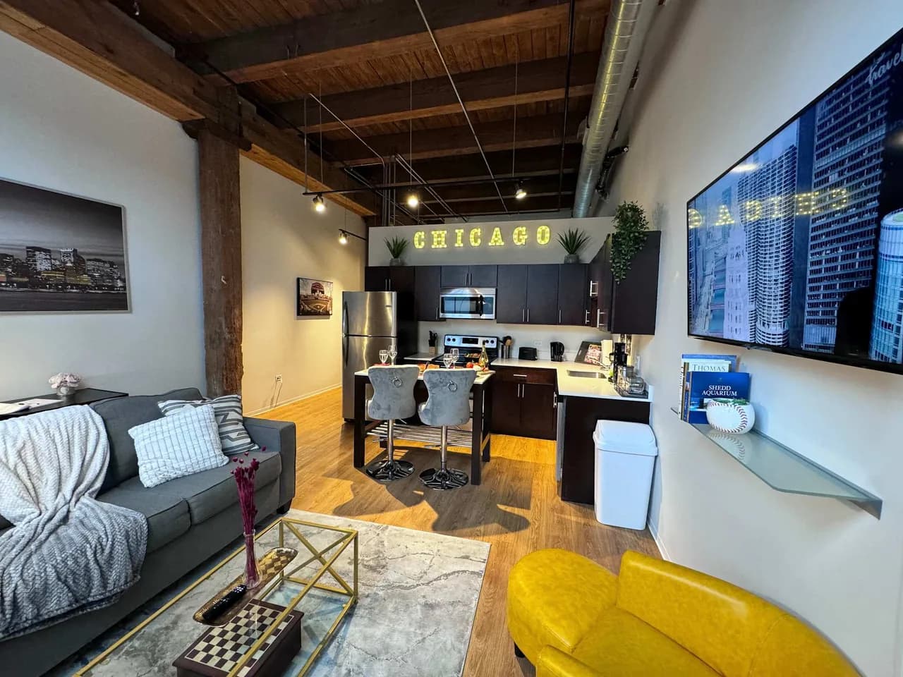 Modern Apartment in Downtown Chicago photo 2