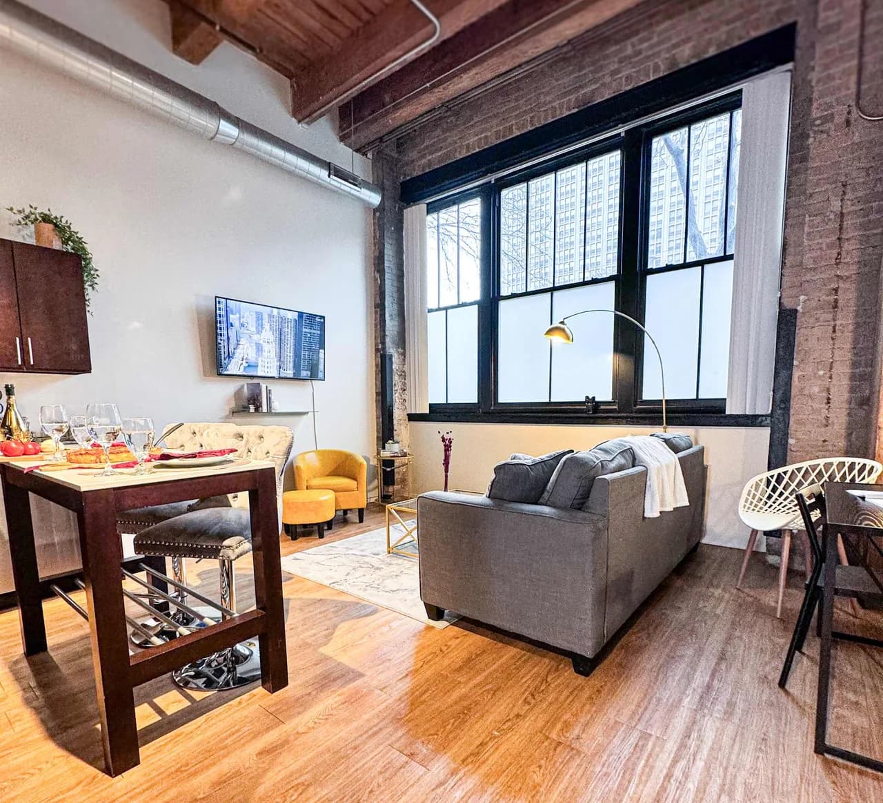 Modern Apartment in Downtown Chicago photo 3