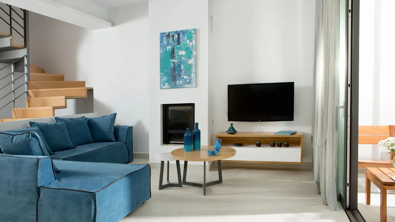 Stunning Villa With Modern Design photo 2