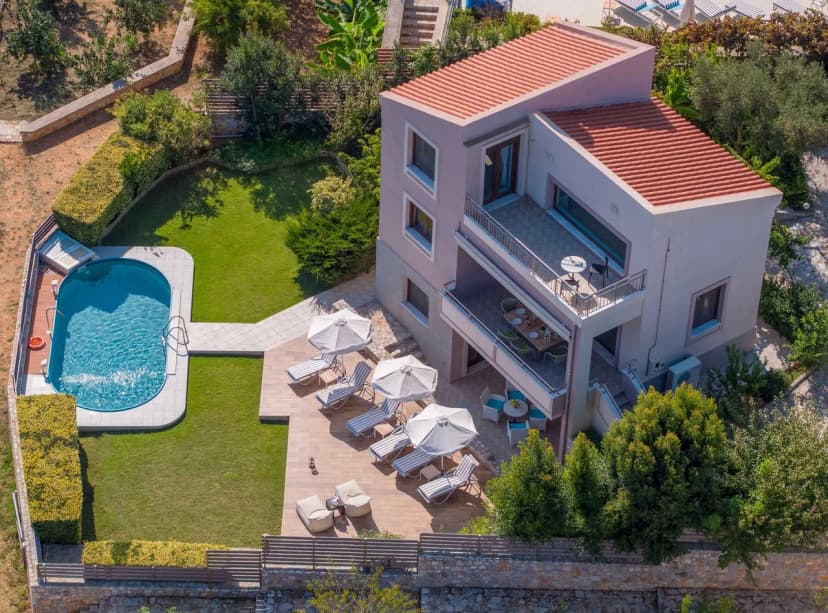 Luxurious Chania villa for family and friends