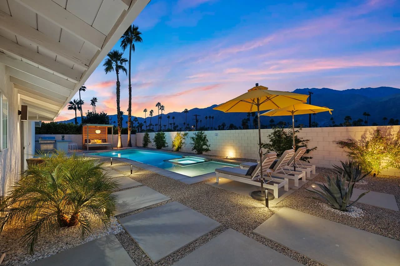 Lush Garden Retreat with Pool in Palm Springs photo 3