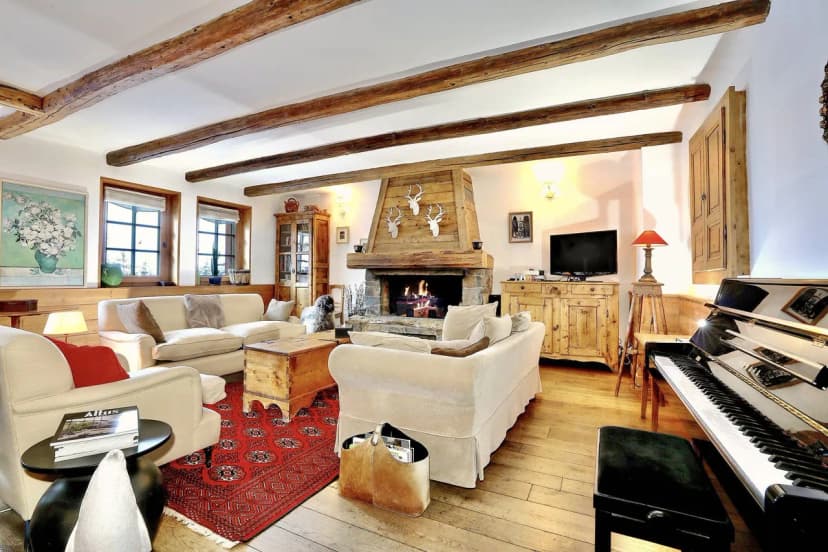 Chalet With Stunning Views and Cozy Elegance