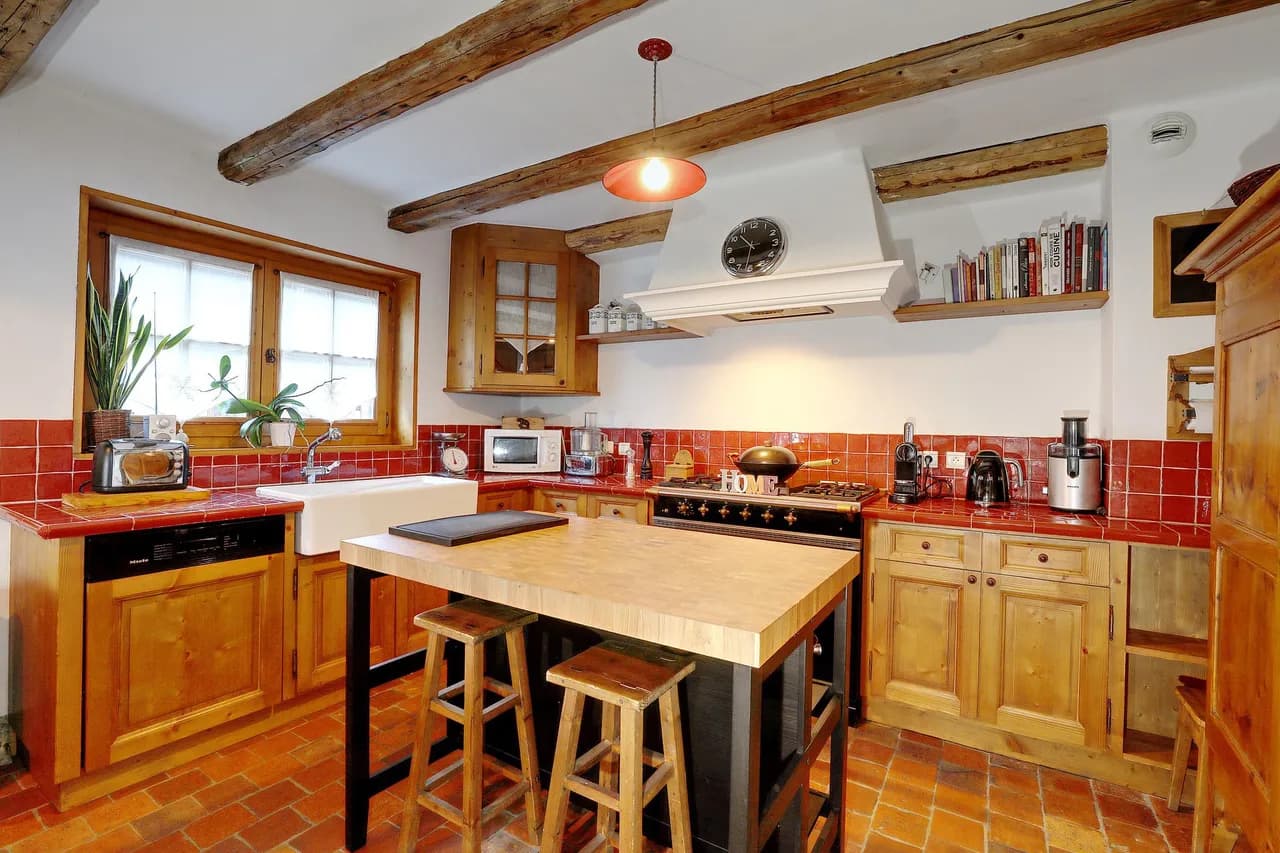 Chalet With Stunning Views and Cozy Elegance photo 2