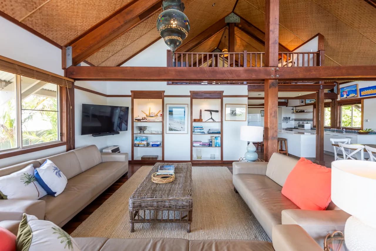 Beachfront Family House in Angourie photo 3