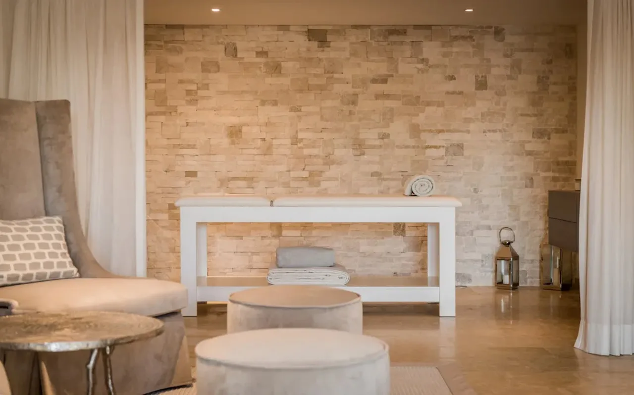 Mediterranean Villa with Spa and Stunning Sea View photo 5