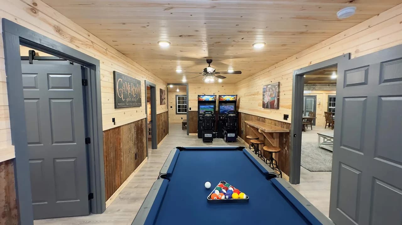Event-Friendly Cabin with Arcade in Smoky Mountains photo 2
