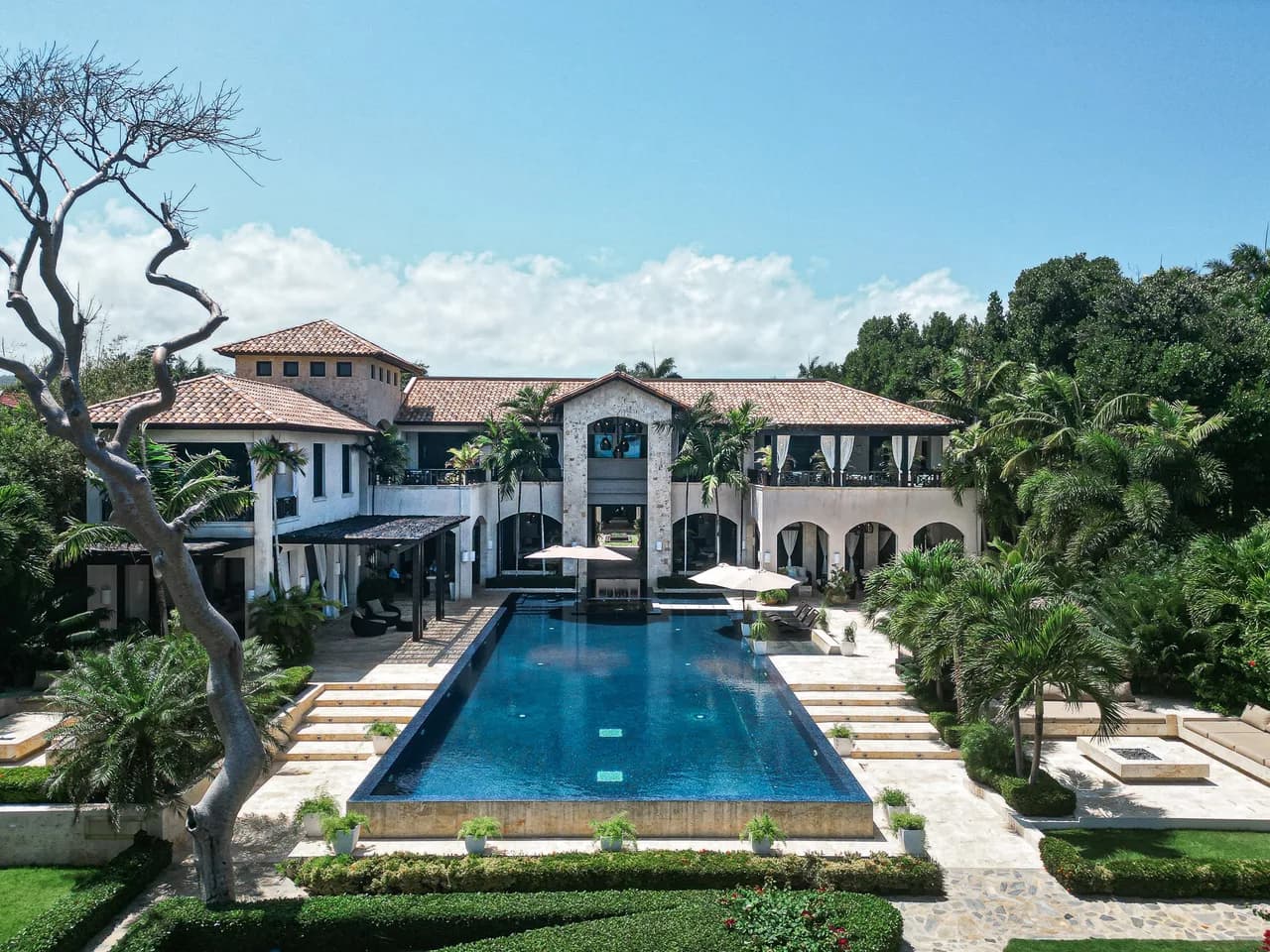 Beachfront Hacienda Villa in Samana photo 2
