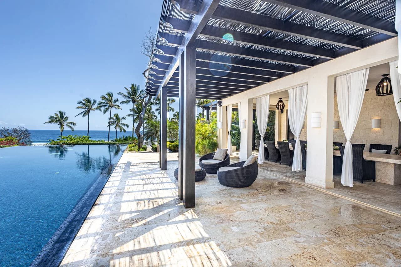Beachfront Hacienda Villa in Samana photo 5