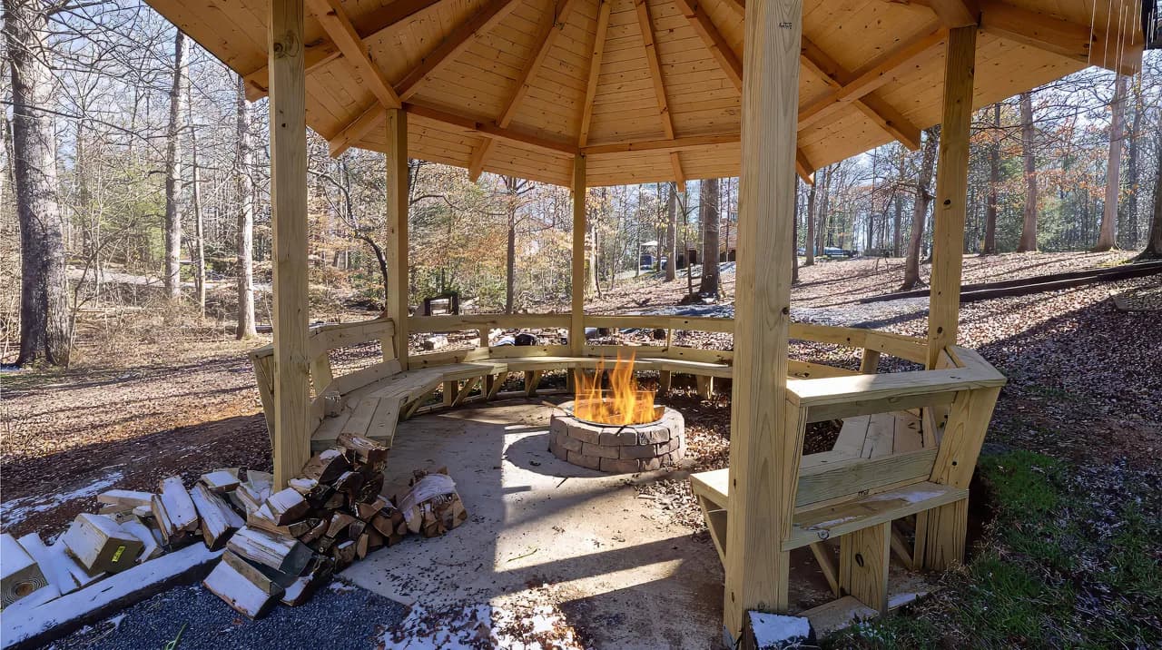 Spacious Cabin with Game Room in Smoky Mountains photo 4