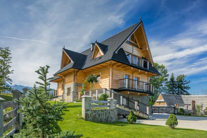 Spacious Apartment | Sauna, Parking, Entertainment Area