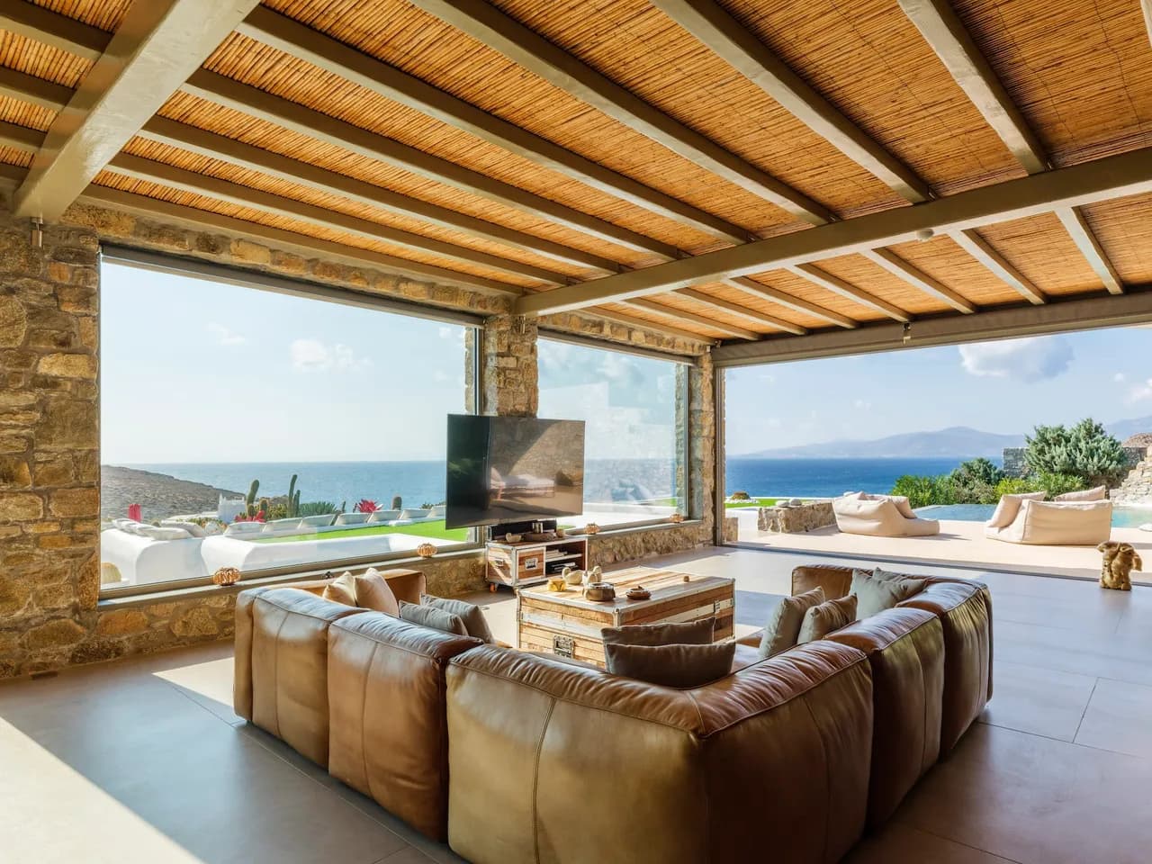 Mykonos 13-Bedroom Cliffside Retreat photo 2