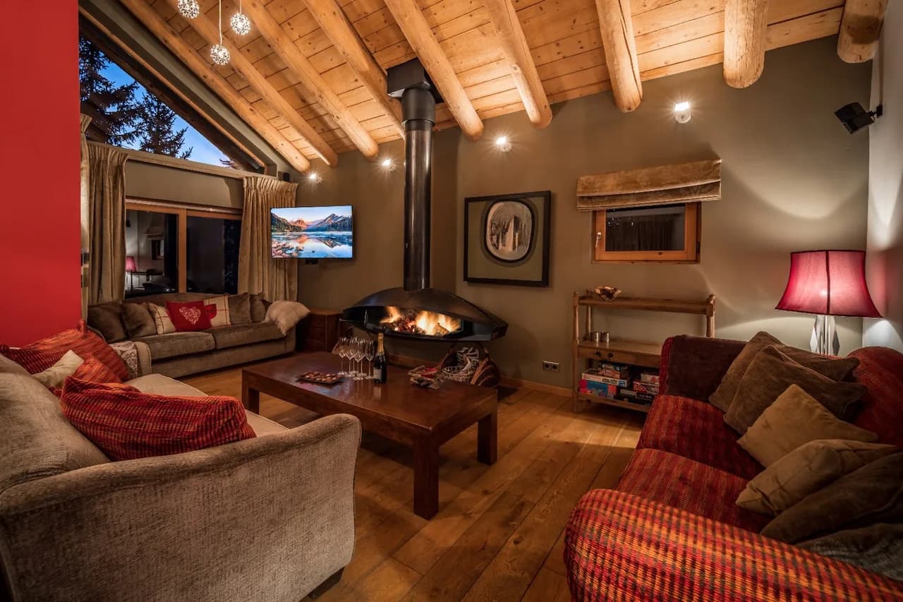 Meribel Chalet with 5-Bedrooms and Ski Room photo 2