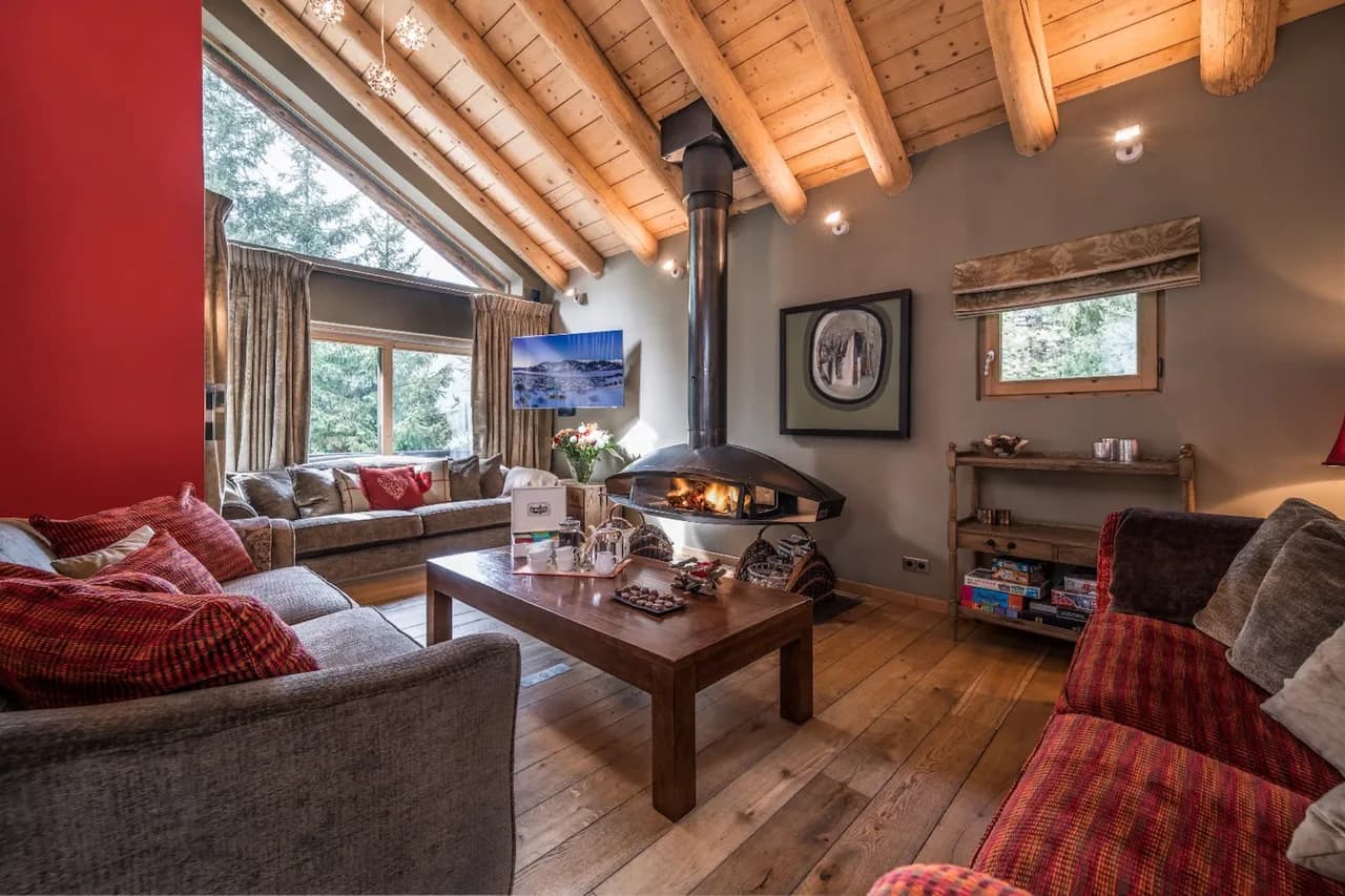 Meribel Chalet with 5-Bedrooms and Ski Room photo 5