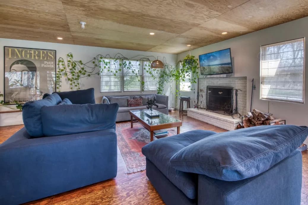 Expansive Pool House in East Hamptons photo 4