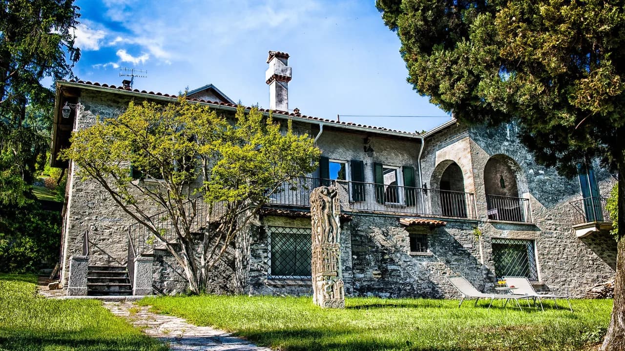 Peaceful Villa With Whirpool And Lake View photo 4