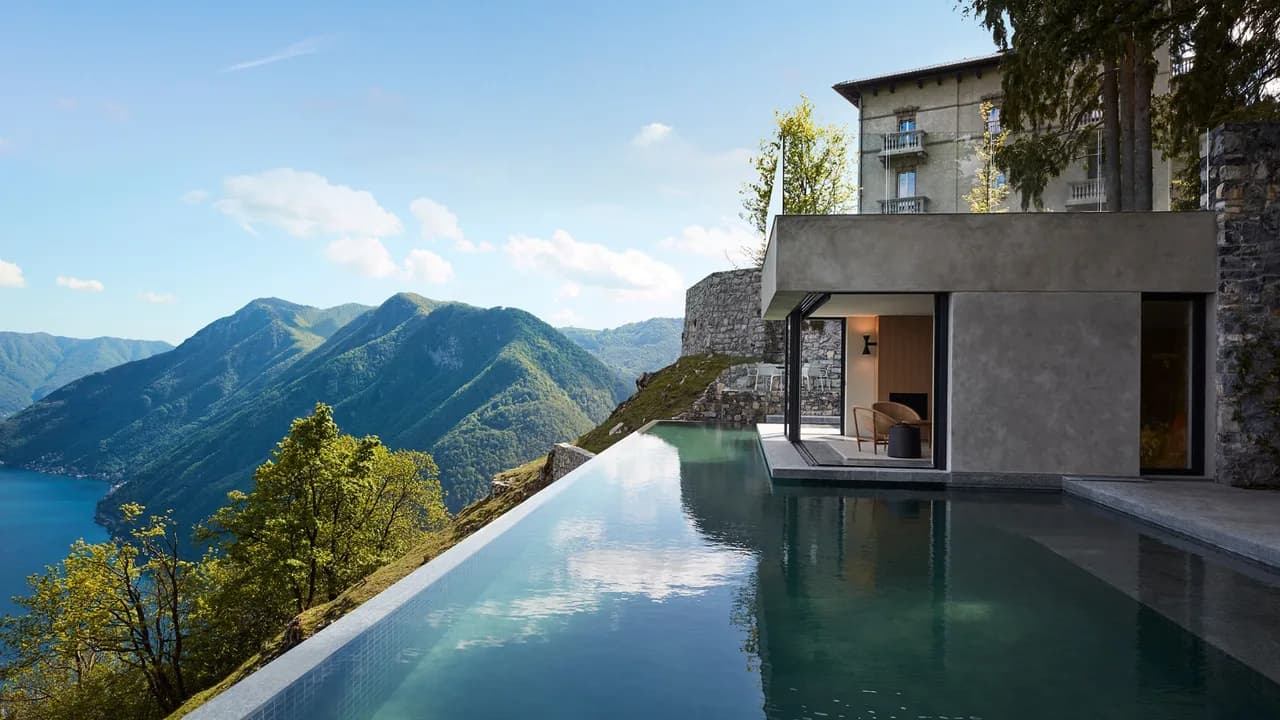 Lakeside Haven With Private Pool & Hot Tub photo 5