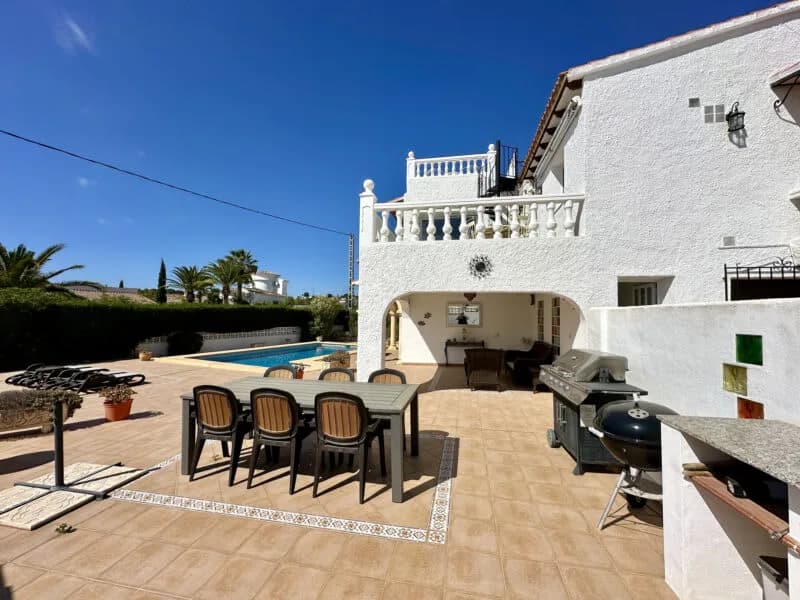 Beachfront Villa with Outdoor BBQ in Moraira photo 3