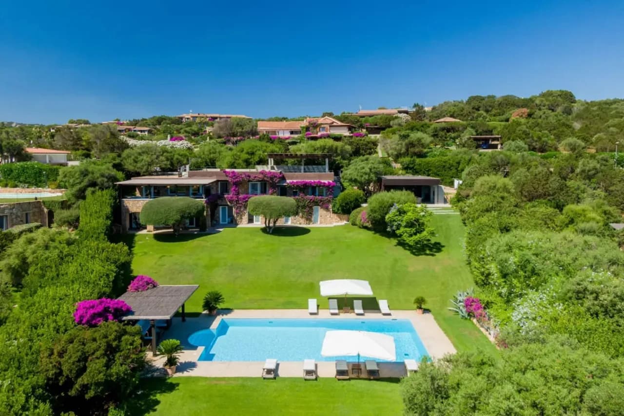 Elegant Living With A Spectacular View Of The Sea photo 2