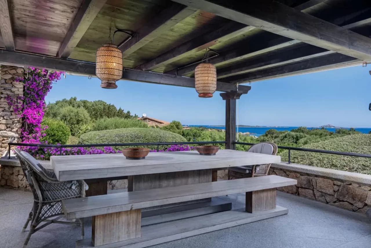 Elegant Living With A Spectacular View Of The Sea photo 5