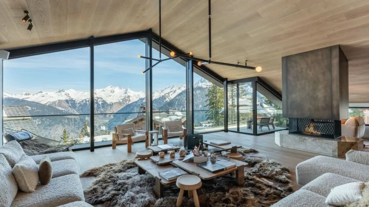 Sophisticated Chalet With Ski Slope Access photo 2