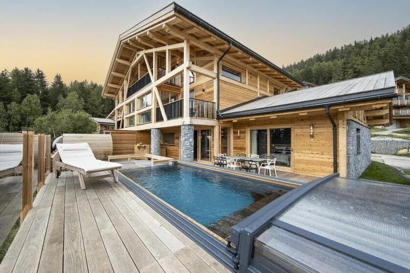 Chic Chalet With Pool & Mountain Views, Ski-in/out