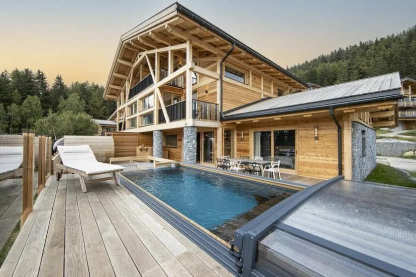 Chic Chalet With Pool & Mountain Views, Ski-in/out
