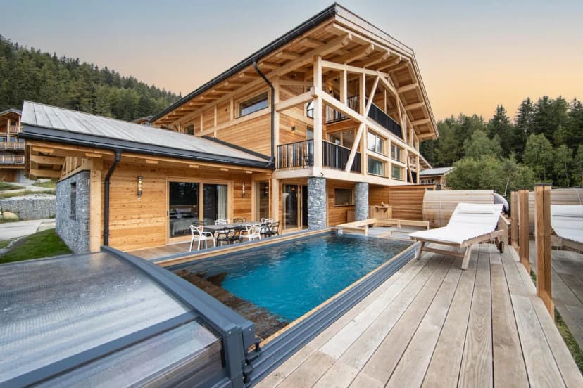 Elegant Chalet With Pool, Sauna & Mont Blanc Views