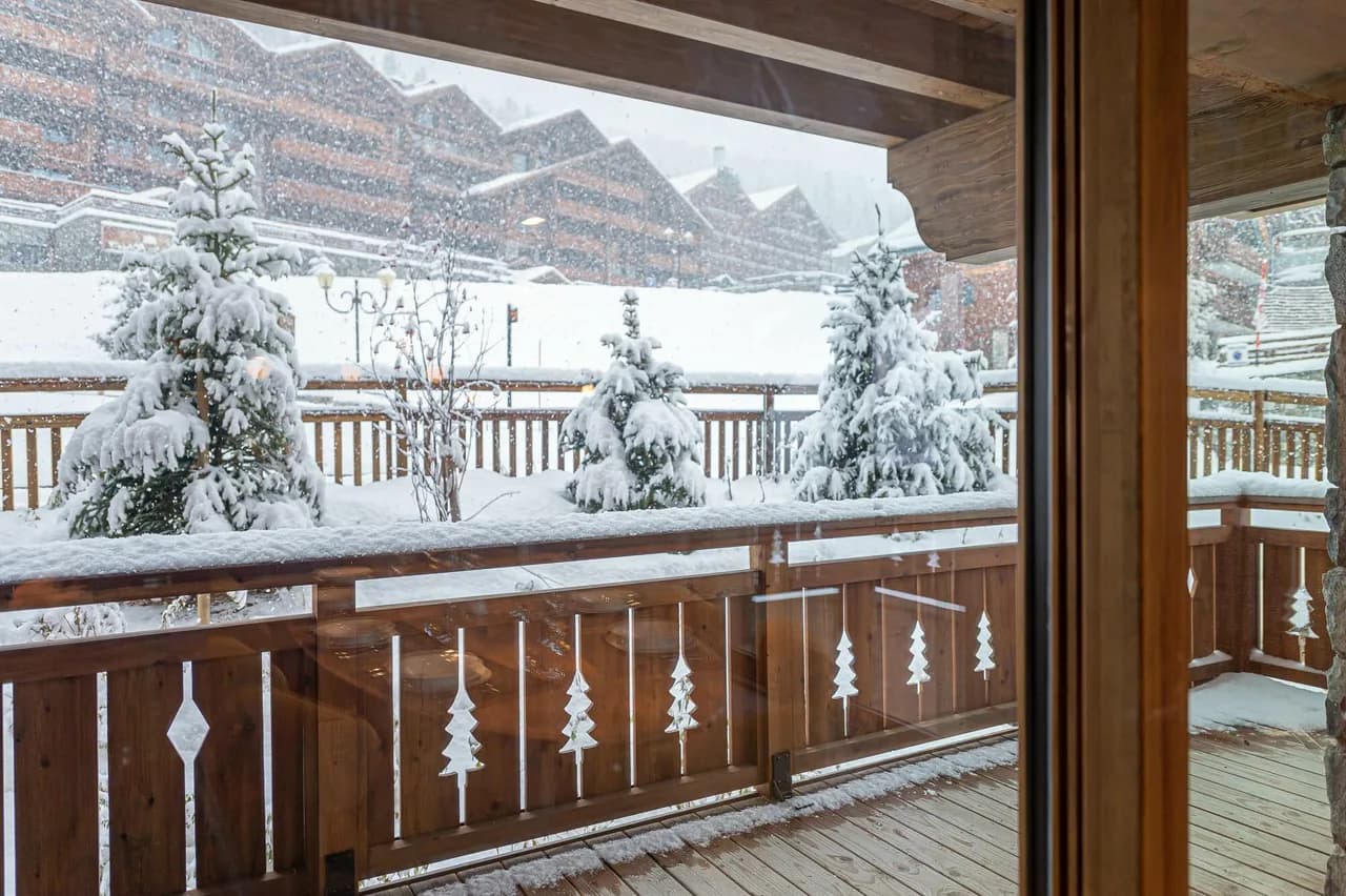 Luxury Ski-in Apartment With Pool & Mountain Views photo 5
