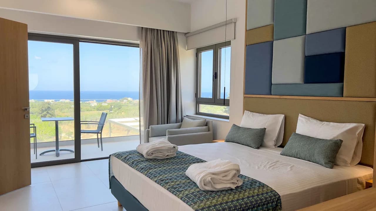 A Serene Retreat With Stunning Sea Views photo 3