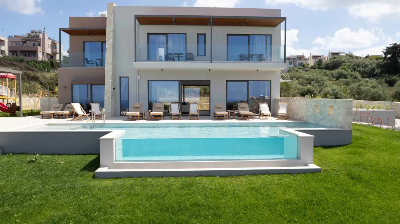A Serene Retreat With Stunning Sea Views photo 5