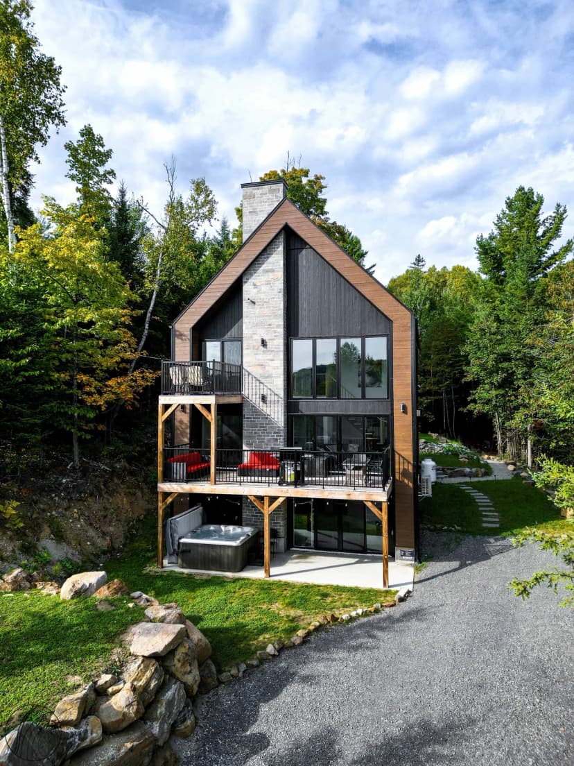 Le Boisé |  hot tub |  pool table | Dogfriendly