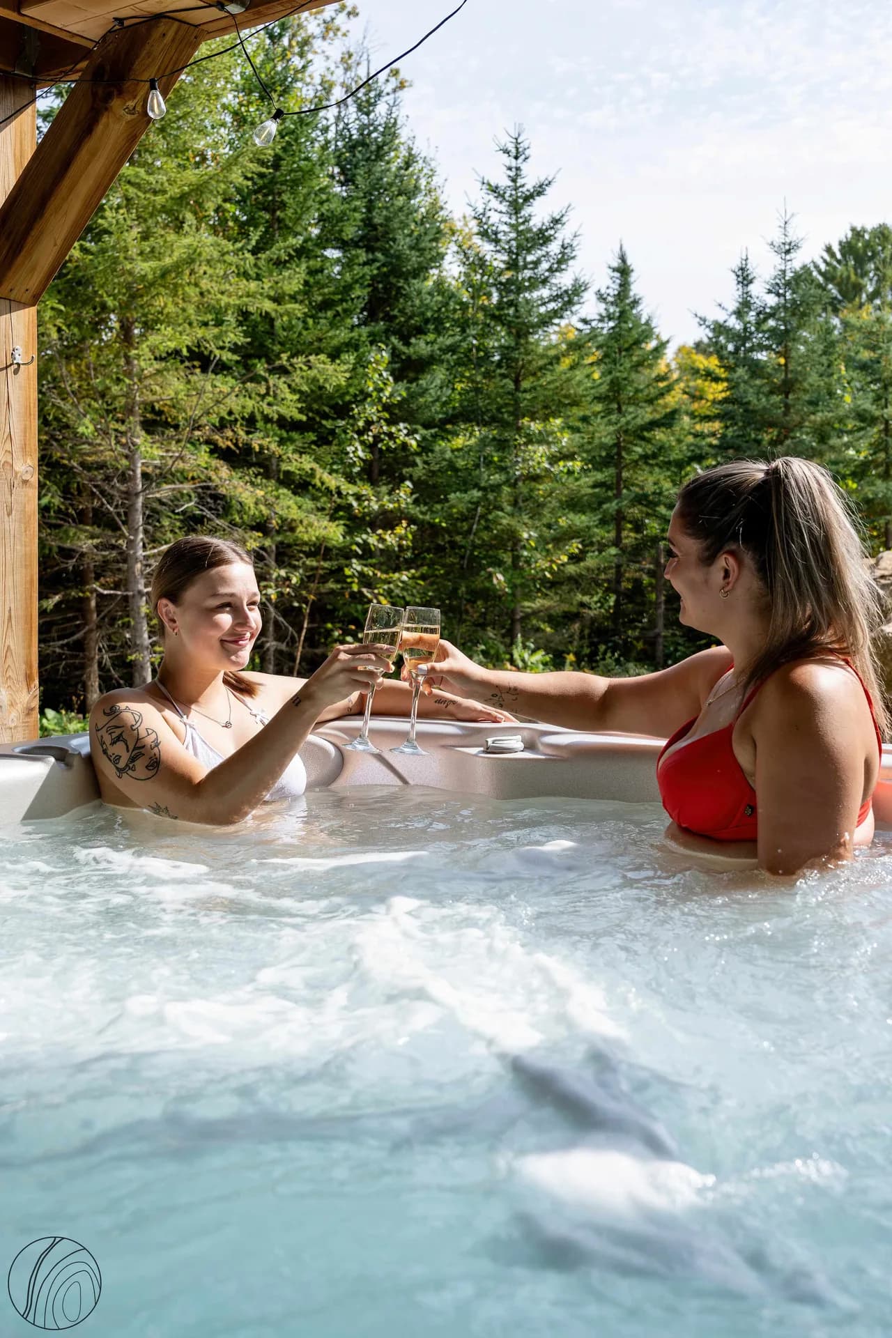 Cozy Chalet with Hot Tub in Quebec photo 2