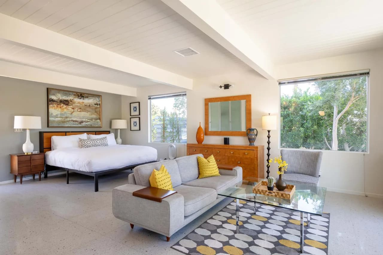Mid Century Architectural House in Palm Springs photo 3