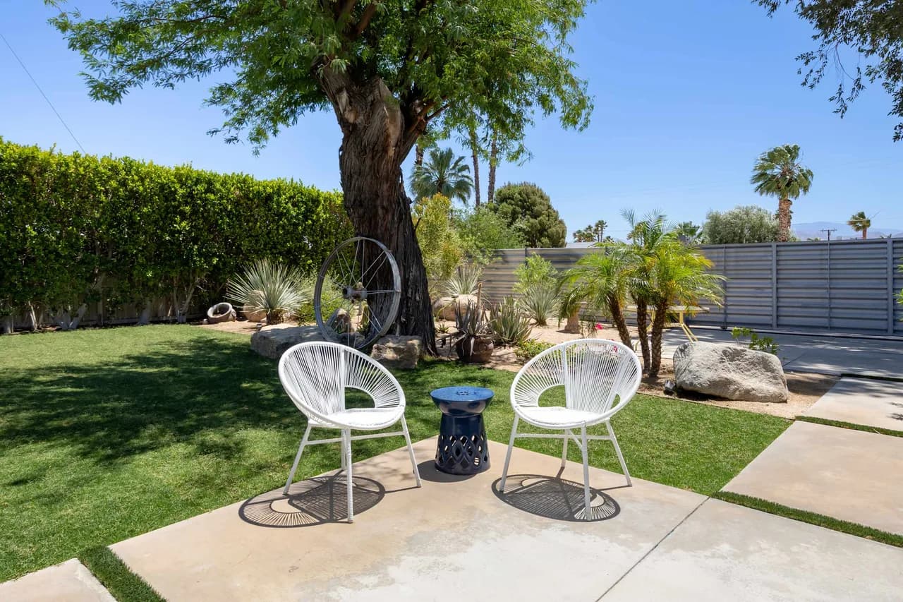 Mid Century Architectural House in Palm Springs photo 4