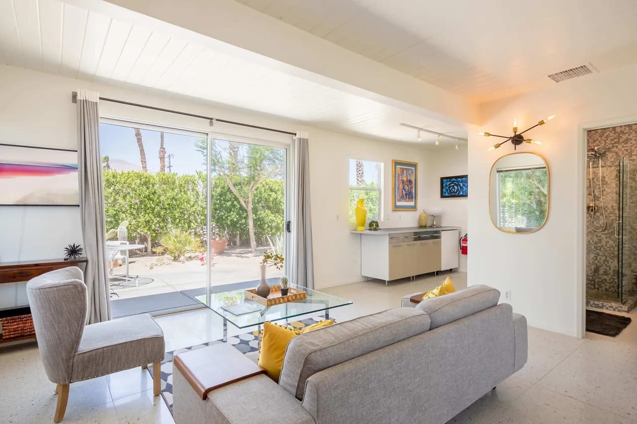 Mid Century Architectural House in Palm Springs photo 5