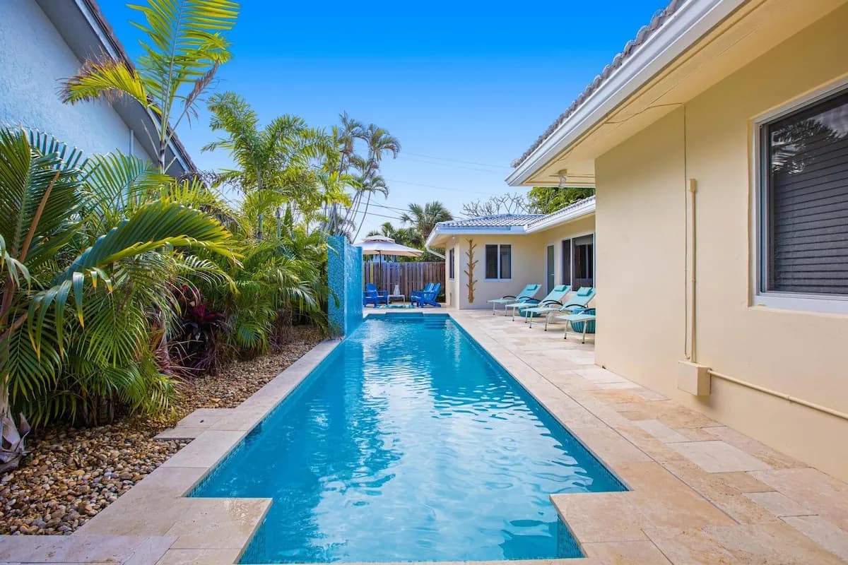 Beachfront House with Waterfall Pool in Fort Lauderdale photo 2