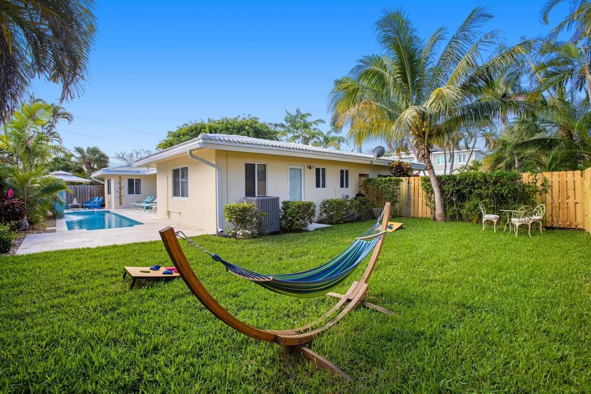 Beachfront House with Waterfall Pool in Fort Lauderdale photo 3