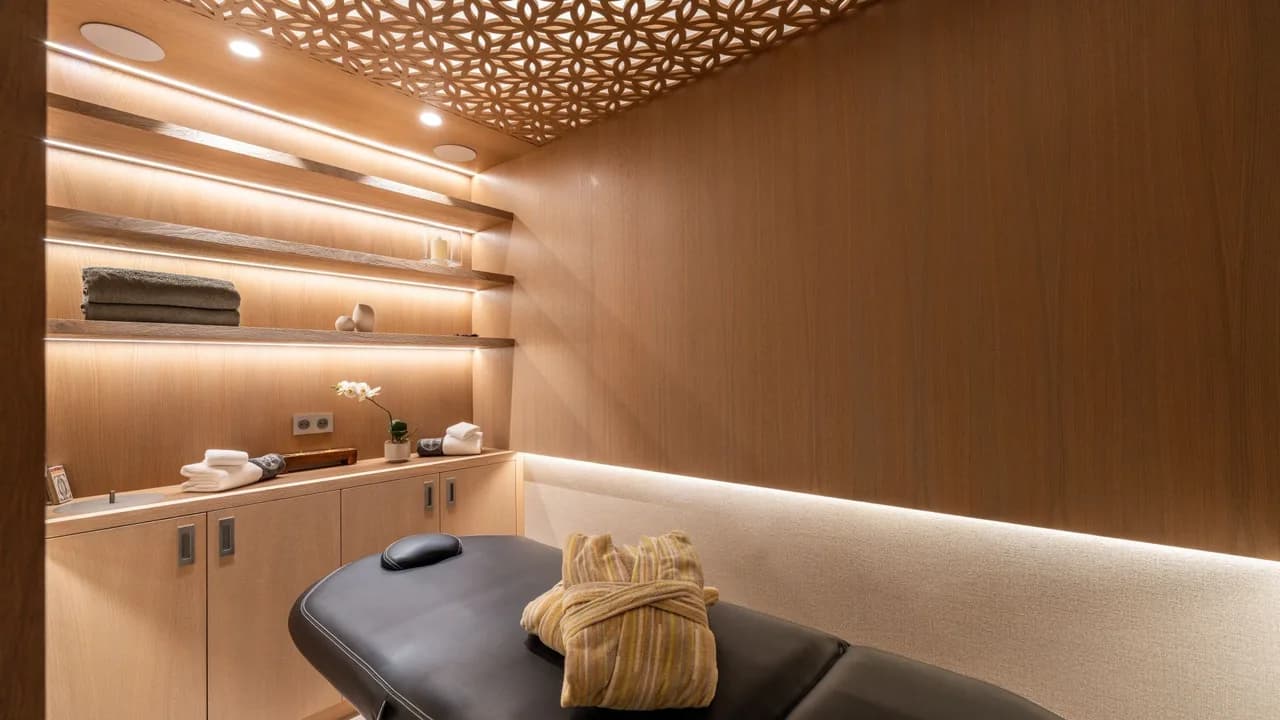 Luxurious Chalet in Courchevel 1850 photo 3